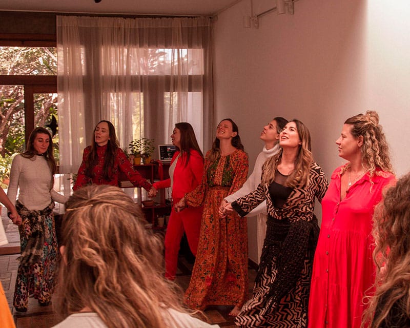 Dance flow - dança feminina - Deusas & Co - Viagem exclusiva para mulheres - Ilhabela - feriado páscoa 2024