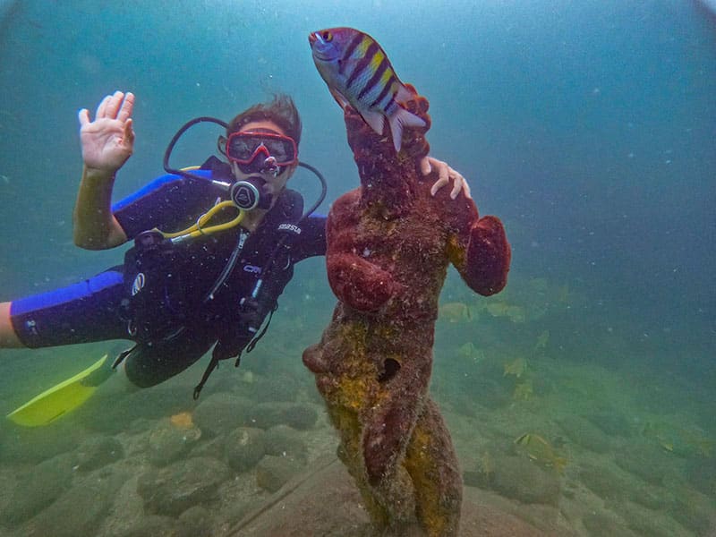 Estátua Netuno da Ilha das Cabras - Mergulho em Ilhabela