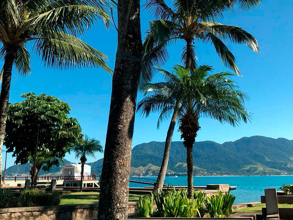 Orla da Praia da Vila, Centro Histórico de Ilhabela (Foto: Fabio Kafka / Ilhabela.com.br)