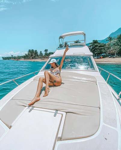 Just in Time 36 – Lancha Ideal para Explorar as Belezas de Ilhabela pelo Mar