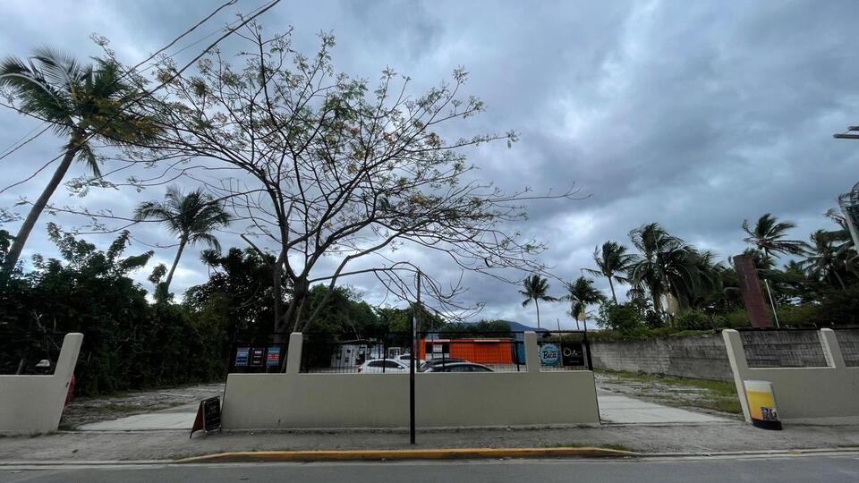 Dona Bica Garage: cerveja Artesanal, drinks, burger, porções e pizza em frente ao mar no Perequê - estacionamento do Shopping Mares Ilha Mall