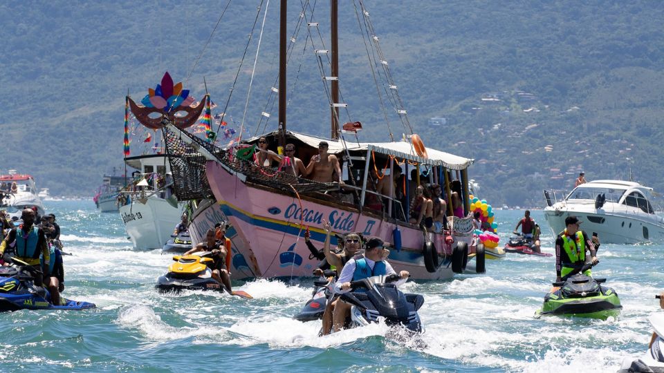 A Prefeitura de Ilhabela firmou uma parceria com a cidade vizinha São Sebastião para participar da 32ª edição do Carnamar. Barcos sairão do Perequê para participar da folia náutica no domingo de Carnaval