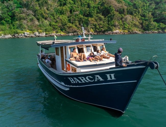 Barca no Mar - turismo náutico e experiência gastronômica a bordo em Ilhabela