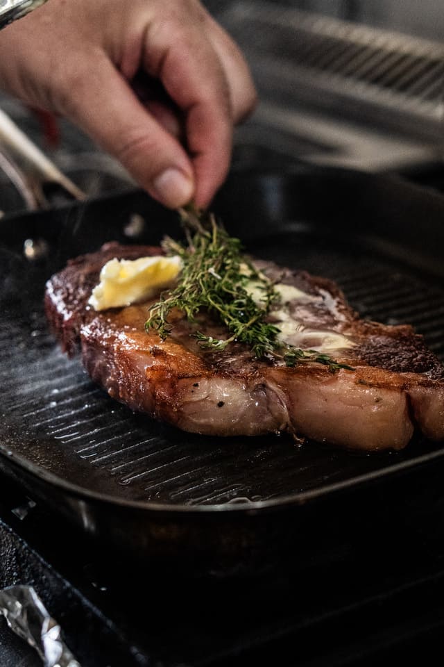 Carnes - Chef Sebastian Carci - Massas frescas artesanais - Restaurante San Remo Trattoria e Boutique em Ilhabela - Mares Ilha Mall Roof Top