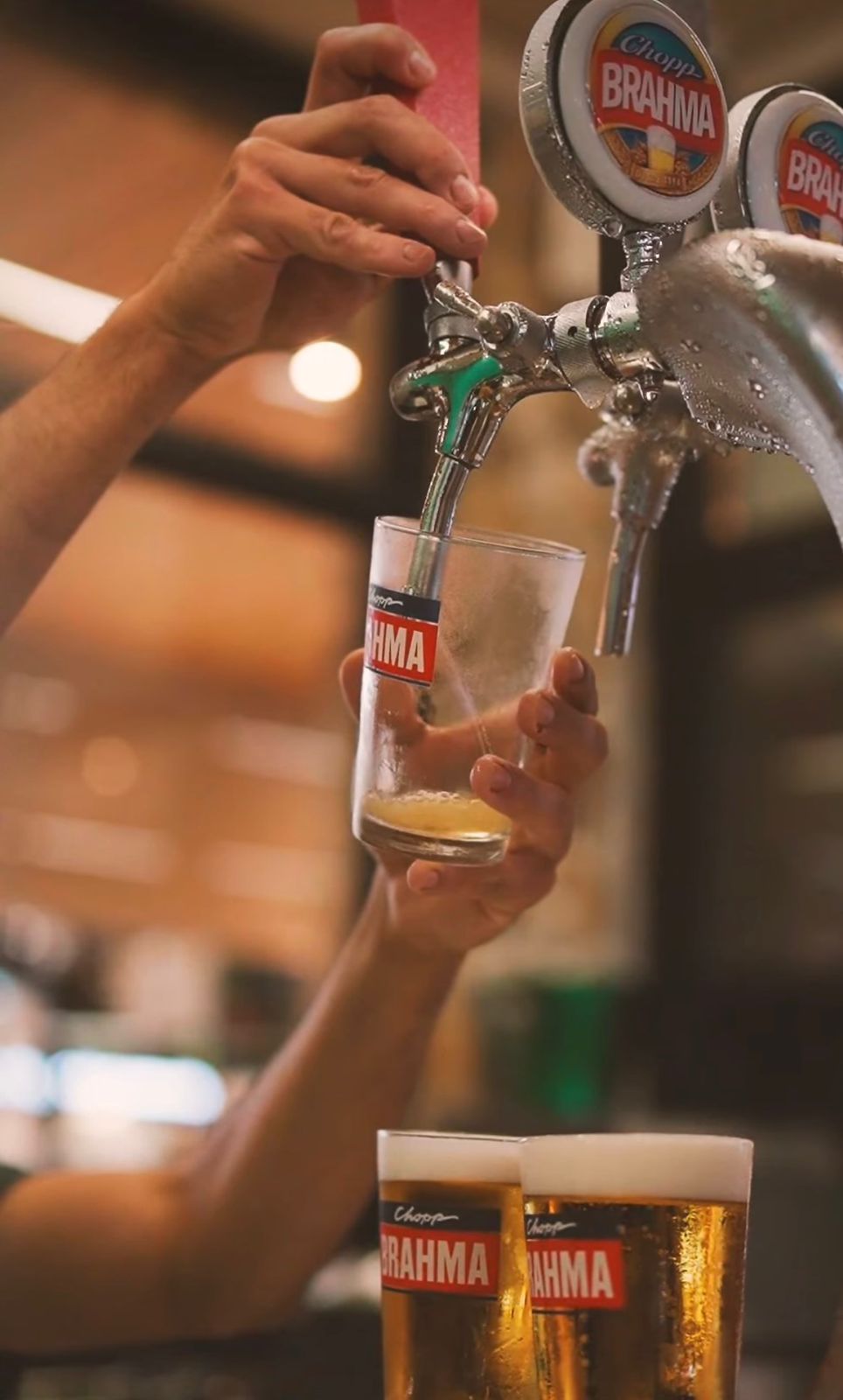 Chopp Brahma double no happy hour do Tea Connection Ilhabela