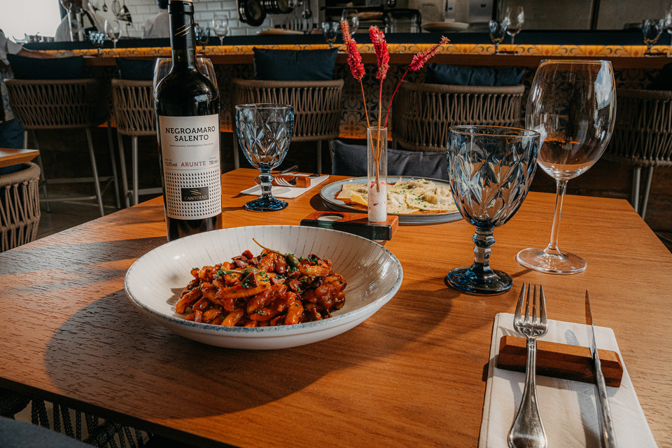 Dia dos Namorados em Ilhabela: 4 experiências gastronômicas para celebrar o amor