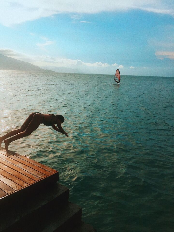 Benefícios do mergulho no mar para a saúde - Gabi Lessi - Ilhabela.com.br