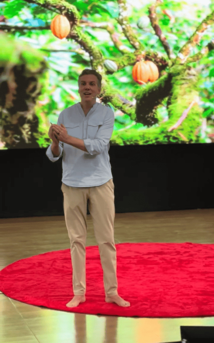 Estevan Sartoreli acredita que ser feliz é fazer o bem, acredita na regeneração ambiental e justiça econômica