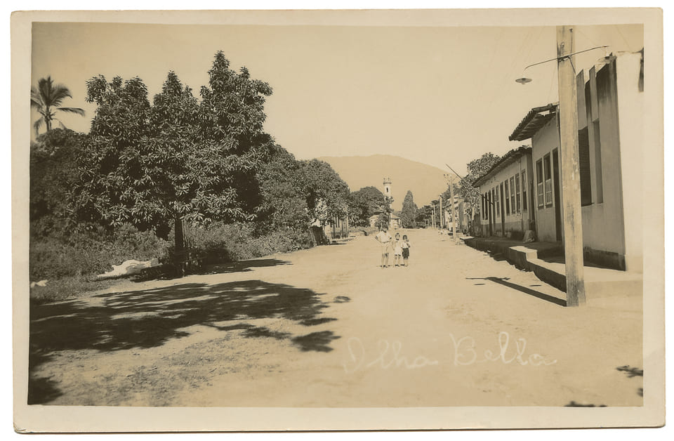 Livro resgata memória iconográfica de Ilhabela com fotos inéditas registradas desde o começo do século 20