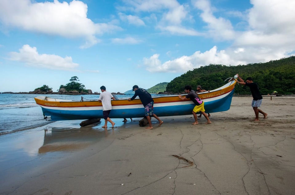 O poder de pertencer: o papel da comunidade na nossa saúde - Comunidade Tradicional Caiçara de Castelhanos em Ilhabela (créditos: Dani Garbiatti / site https://www.castelhanos.org/)