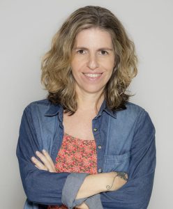 Maristela Colucci, pesquisadora e fotógrafa responsável pelo trabalho de pesquisa que, inicialmente tornou-se exposição que circulou por diversos locais e, agora, virou livro.