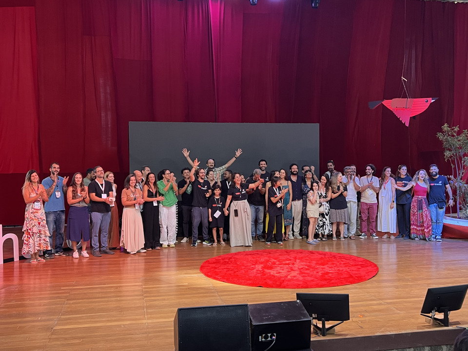 Time de voluntários e apoiadores do TEDx Ilhabela. 