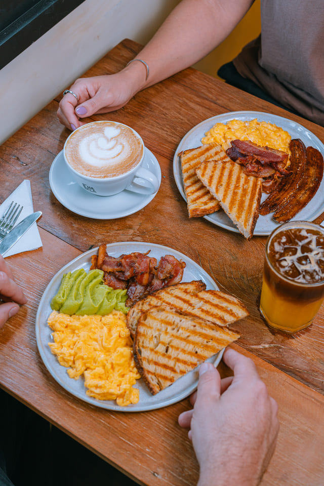 Diversas opções deliciosas para o seu café ou brunch em Ilhabela