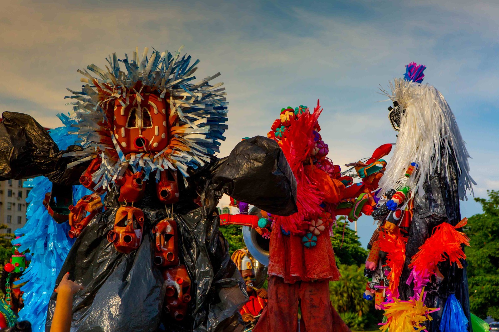 Circuito Sesc leva arte para todos, gratuitamente, na Praça da Vila, Centro Histórico de Ilhabela. Confira atrações para todas as idades