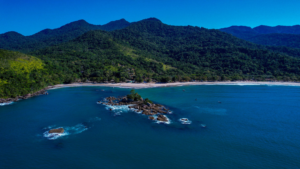 Praia de Castelhanos, em Ilhabela, está entre as três praias mais bonitas do Sudeste em prêmio nacional de turismo