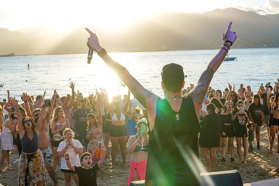 4º Ilhabela JAM chega à Praia do Perequê neste fim de semana com programação musical diversificada