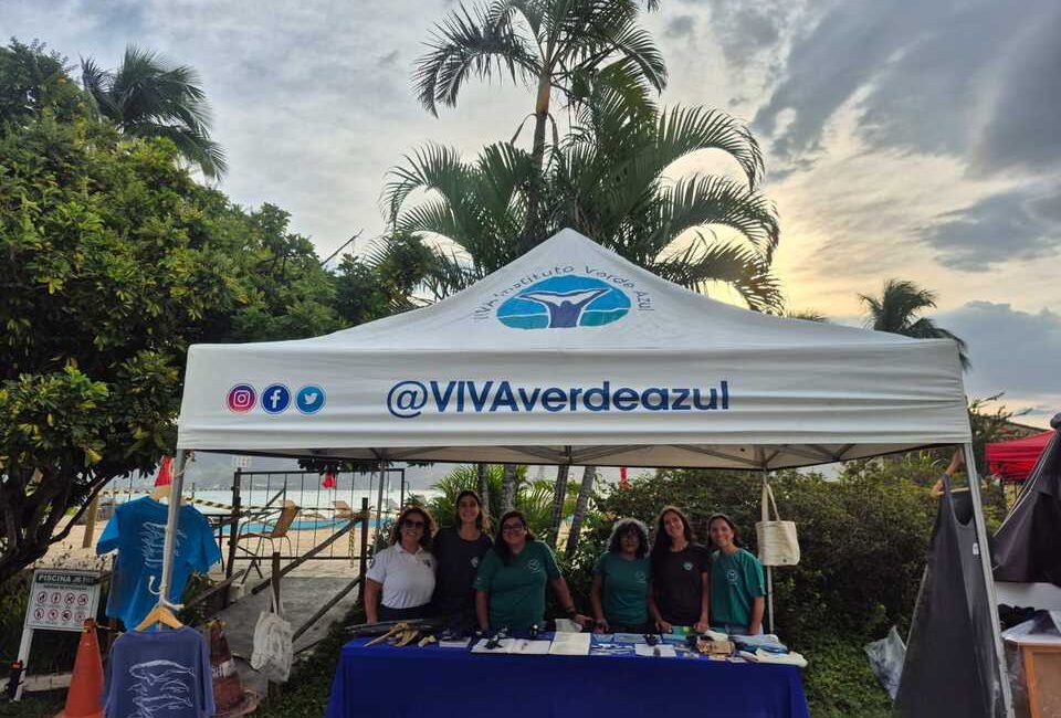 Instituto Verde Azul aproximou os visitantes do Forró na Ilha do universo das baleias e golfinhos que passam por Ilhabela
