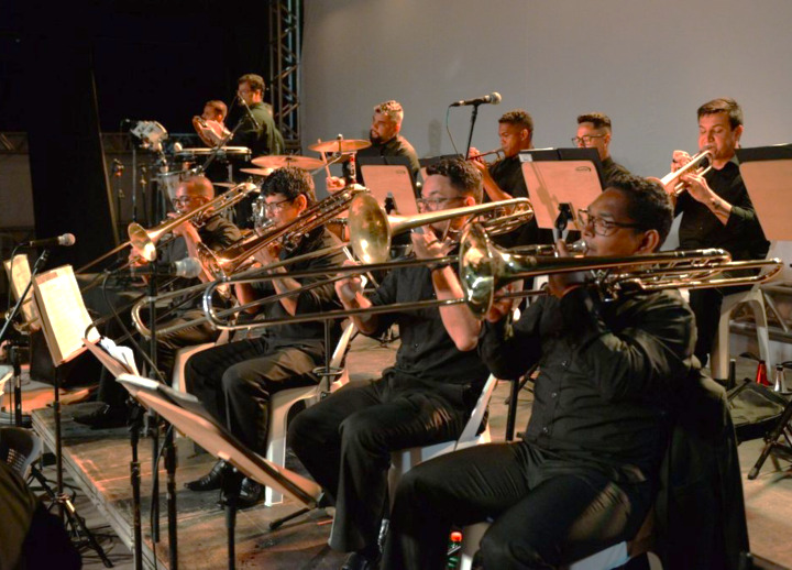 Orquestra Popular de Ilhabela (OPI) apresenta espetáculo especial para as mães no sábado, dia 9/5, na Vila