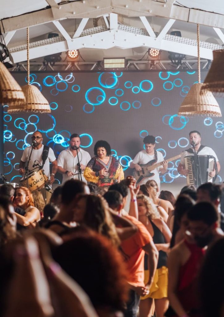 Festival evidenciou a força das mulheres no palco, com artistas como Marimelo, Thaís Nogueira e Neide Nazaré, e também fora dele, na produção, feira de empreendedoras e gastronomia (Fotos: Matheus Costato)