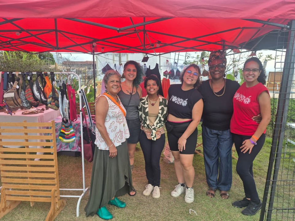 Projeto Espaço das Pretas Ilhabela promove uma feira de afroempreendedorismo no Festival Forró na Ilha e gera renda no evento há 5 anos