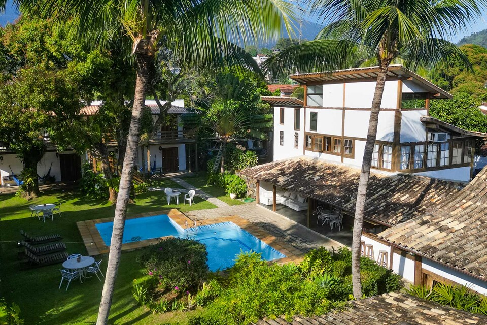 Velinn Pousada Caravela em Ilhabela tem hospedagem para casais e famílias perto da Balsa