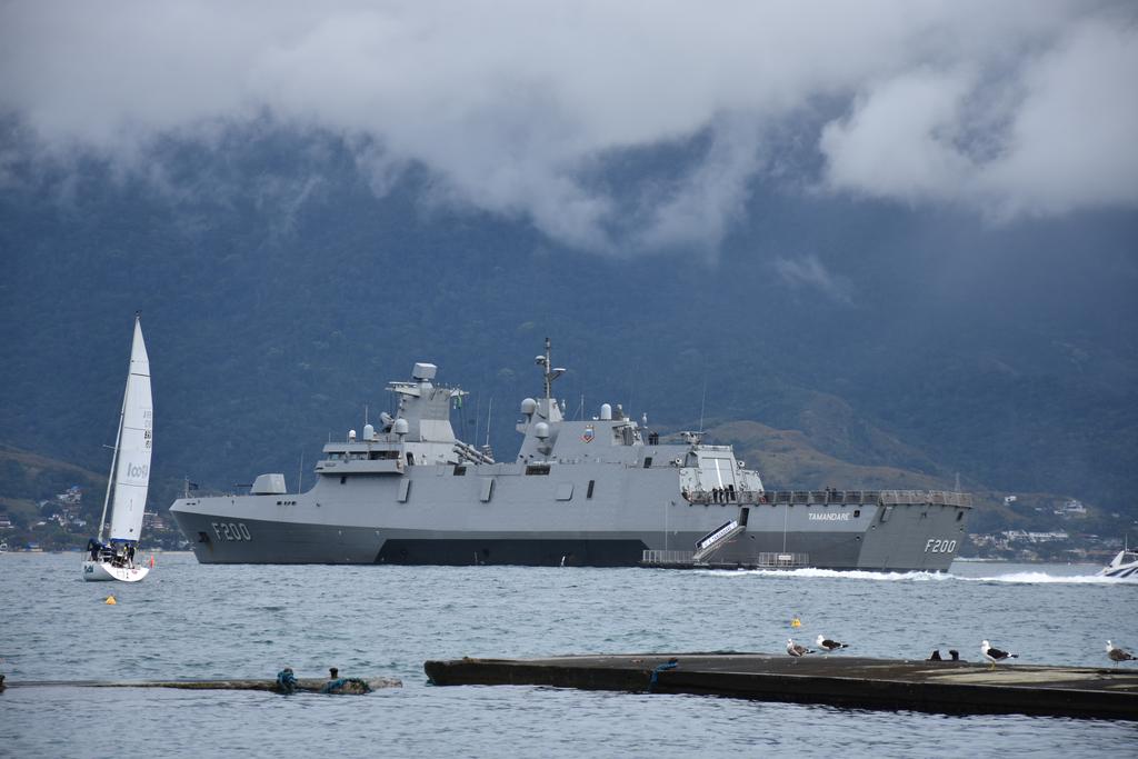 Fragata Tamandaré (F200), da Marinha do Brasil, mais moderno navio de guerra da América Latina, presente na Semana de Vela de Ilhabela em 2026