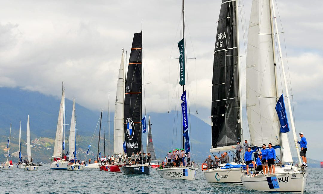 Desfile dos barcos na Vila é um dos destaques da 53ª Semana Internacional de Vela de Ilhabela