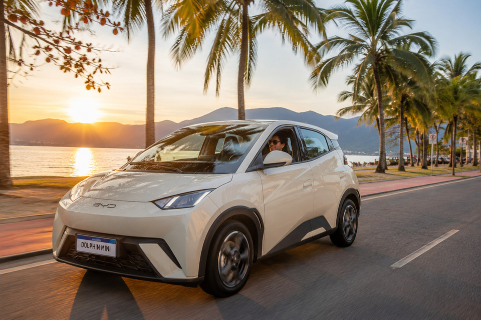 Carro elétrico para alugar: mobilidade sustentável avança no Vale do Paraíba e Litoral Norte - Nova Aluguel - BYD Dolphin Mini para aluguel e test drive gratuito