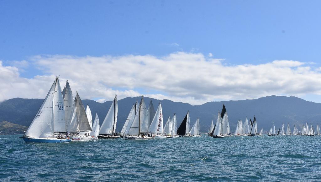 Alcatrazes por Boreste, Ilha de Toque-Toque por Boreste e Renato Frankenthal reuniram 127 barcos no primeiro dia de regatas de 2026