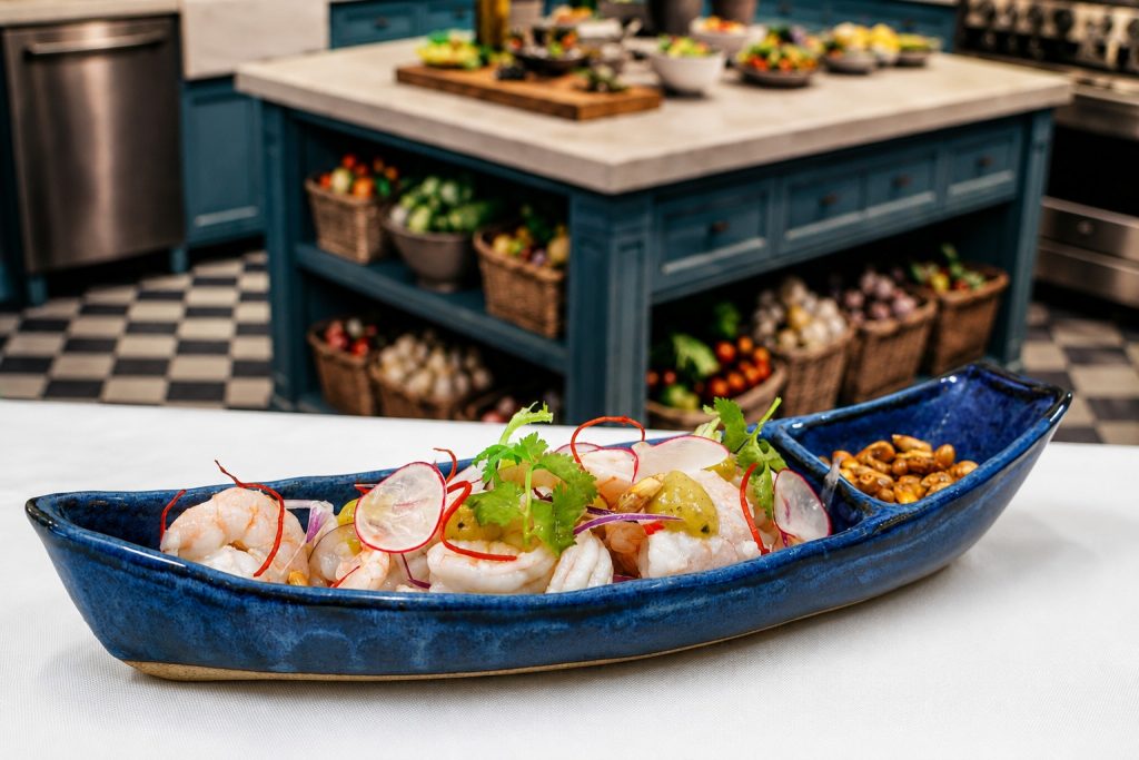 Cerca de 70 restaurantes de Ilhabela participam do Boteco do Camarão em 2026, na Vila